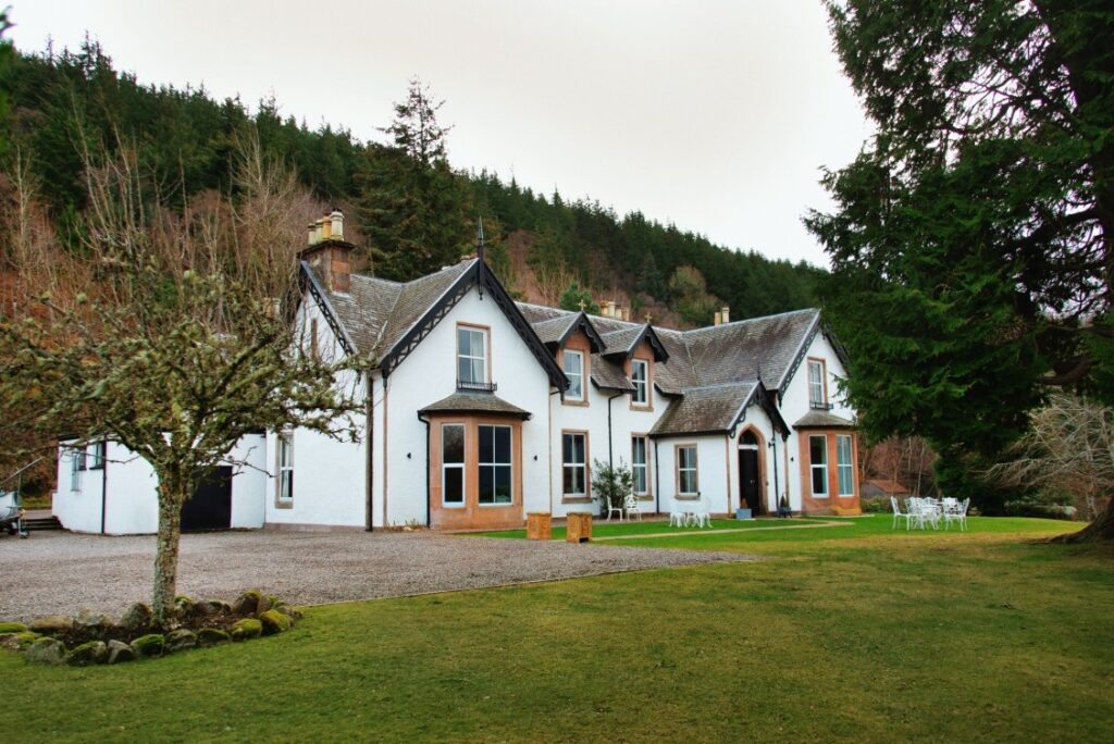 Foyers Lodge